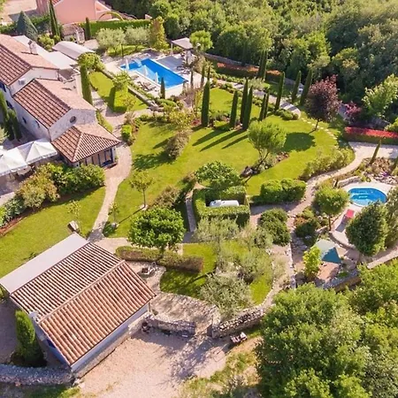 Mit Privatpool Fuer 4 Personen Ca 96 Qm In Sveti Ivan Dobrinjski, Kvarner Bucht Krk *