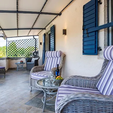 Mit Privatpool Fuer 4 Personen Ca 96 Qm In Sveti Ivan Dobrinjski, Kvarner Bucht Krk * Sveti Ivan Dobrinjski