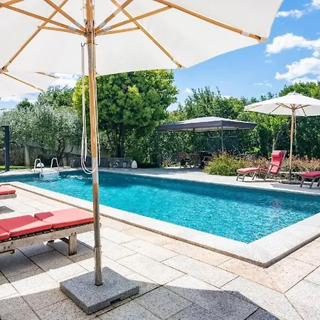 Mit Privatpool Fuer 4 Personen Ca 96 Qm In Sveti Ivan Dobrinjski, Kvarner Bucht Krk Casa vacanze *